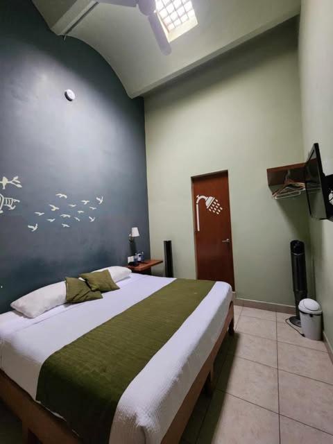 Hotel Plaza ケレタロ エクステリア 写真